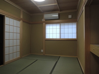 材料にこだわった和室。大工だから出来る和室ならでわの意匠性と畳の香り漂う和みの空間に仕上がりました。