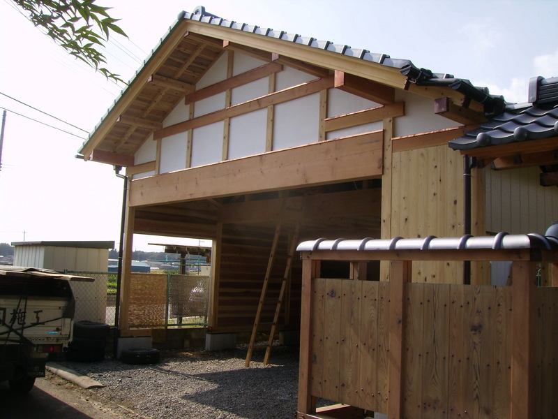 遊び心を取り入れた木組みの車庫☆栃木県