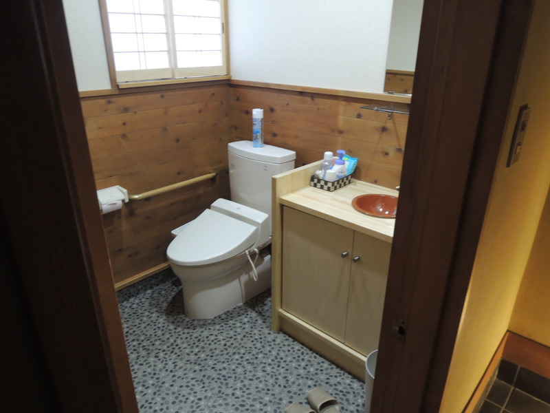 料亭トイレリフォーム　落ち着いた和の空間