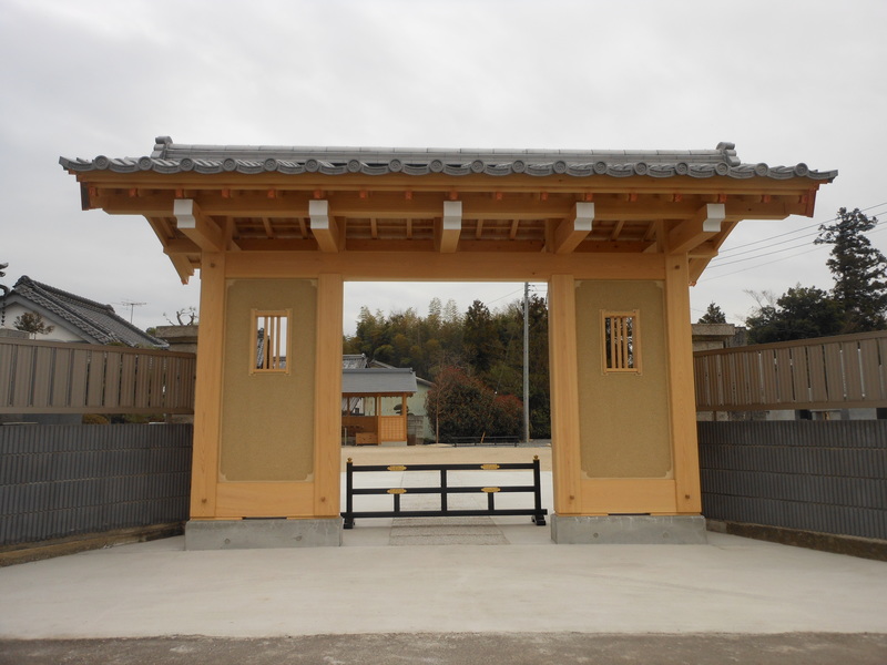 手仕事により作られた数寄屋な門　筑西市
