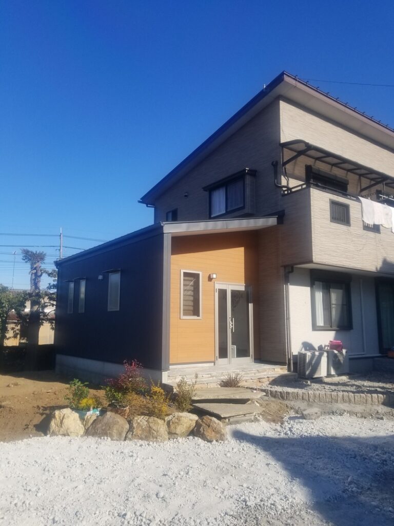 スタイリッシュな事務所増築　筑西市